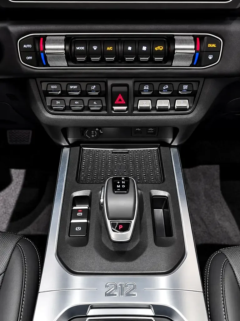 212 T01 2.0 AT AWD (238 حصان) - 9