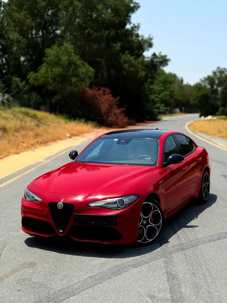 Alfa Romeo Giulia 2.0 AT AWD (280 hp)