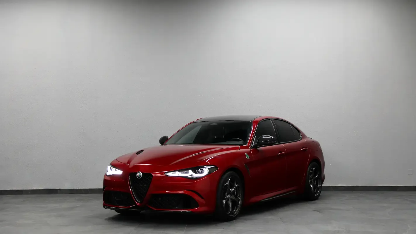 Alfa Romeo Giulia 2.0 AT AWD (280 حصان) - 3