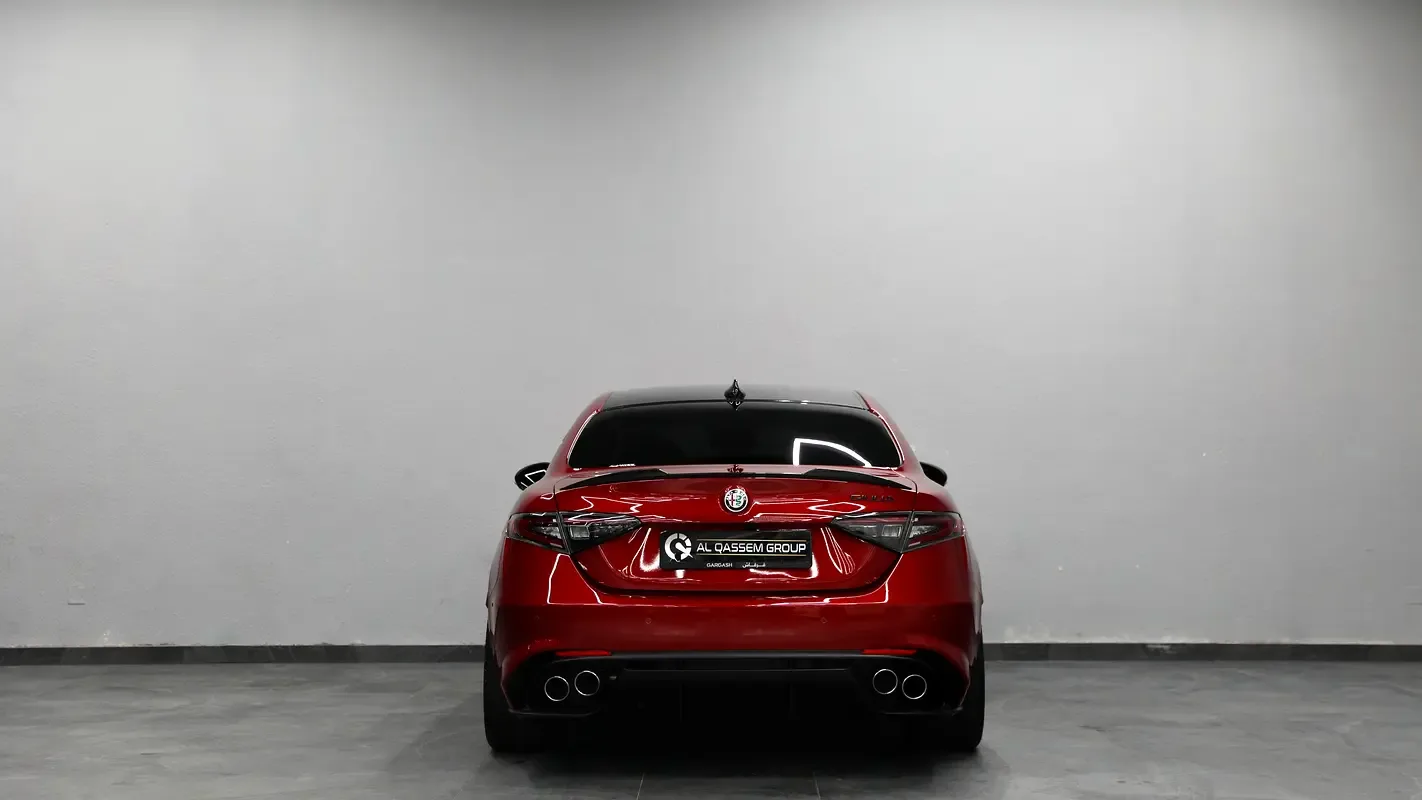 Alfa Romeo Giulia 2.0 AT AWD (280 حصان) - 5