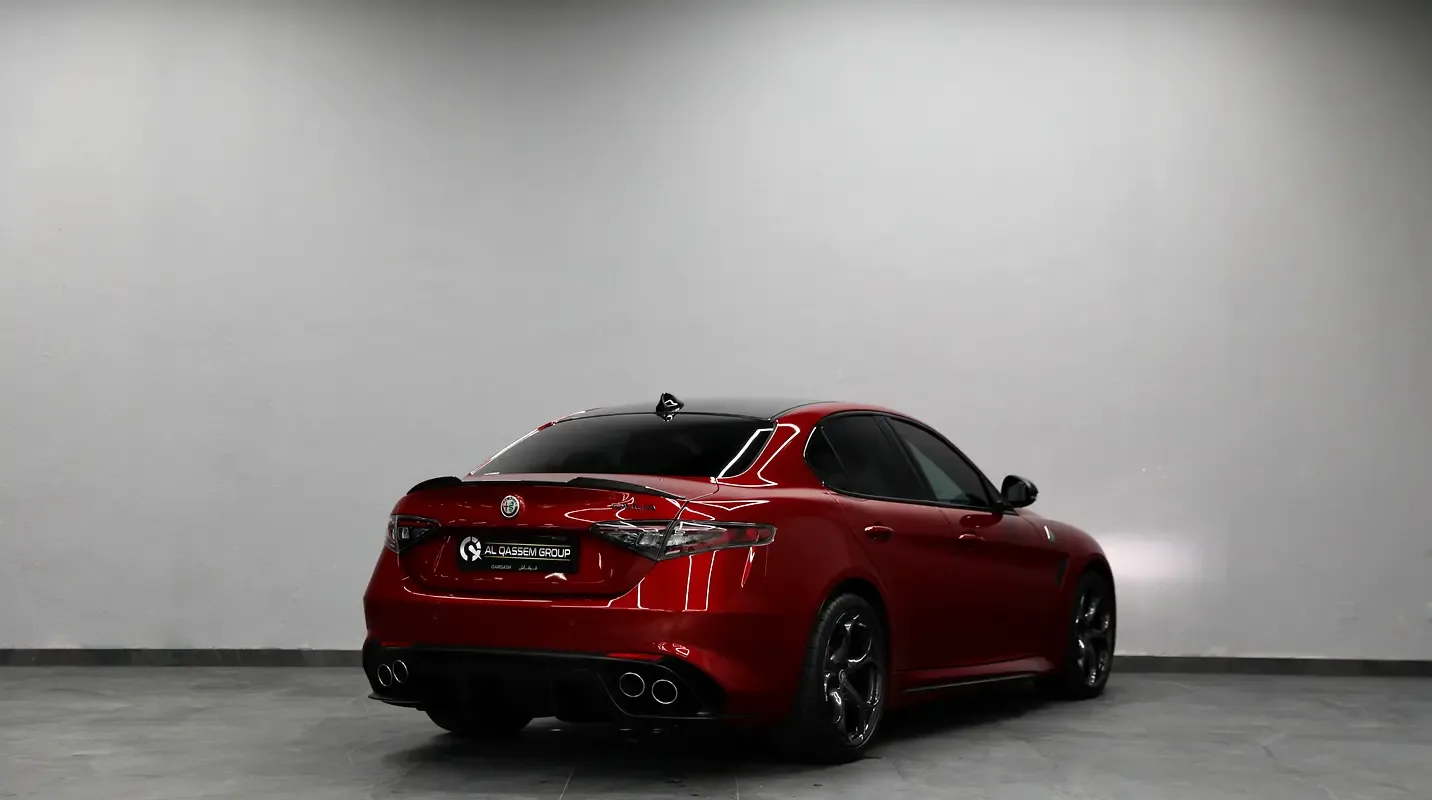Alfa Romeo Giulia 2.0 AT AWD (280 حصان) - 6