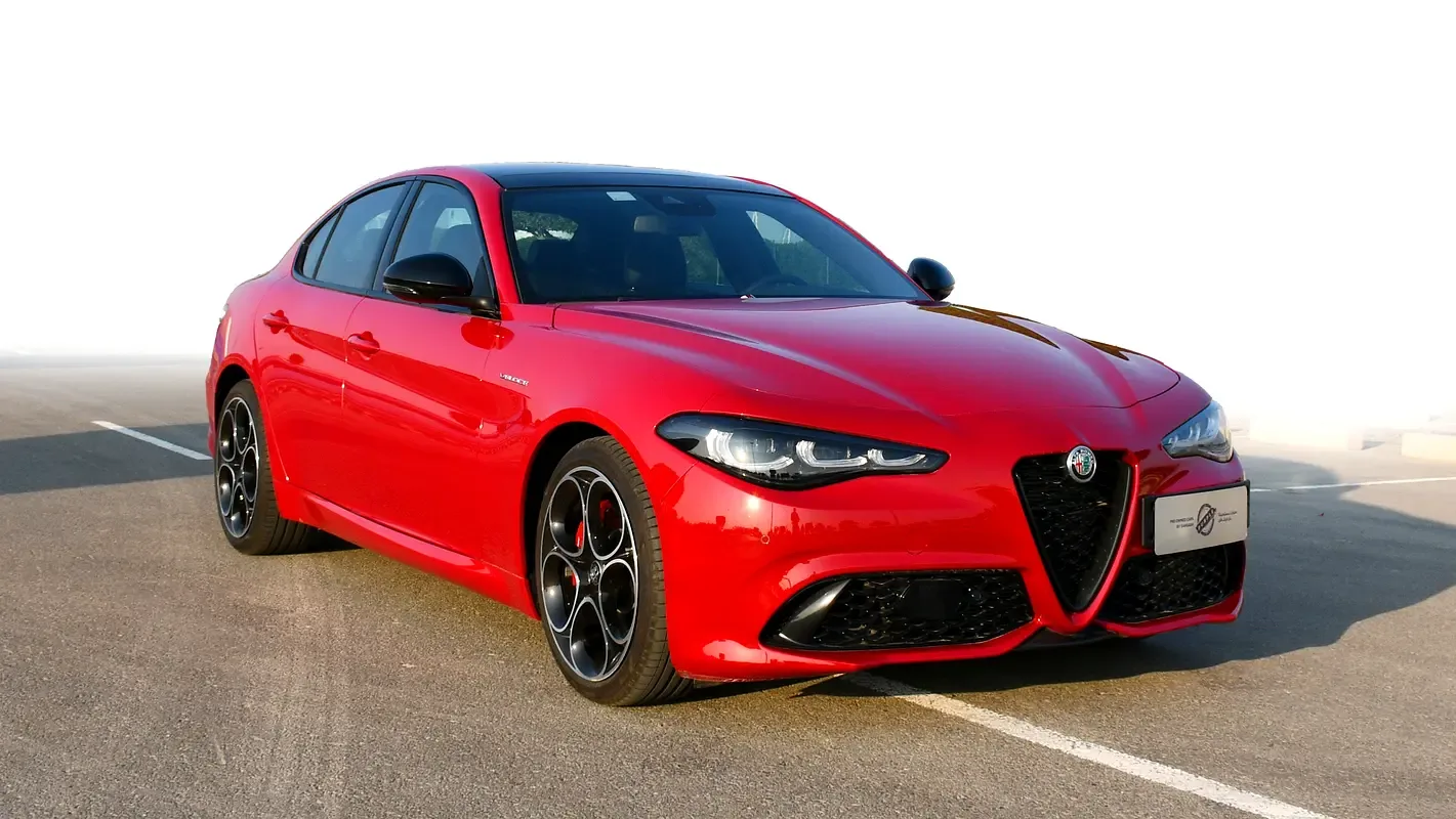 Alfa Romeo Giulia 2.0 AT AWD (280 hp) - 3