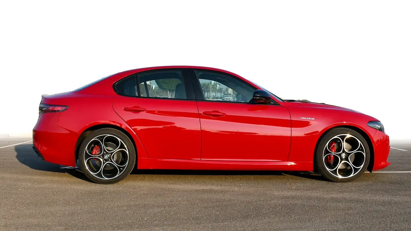Alfa Romeo Giulia 2.0 AT AWD (280 hp) - 4