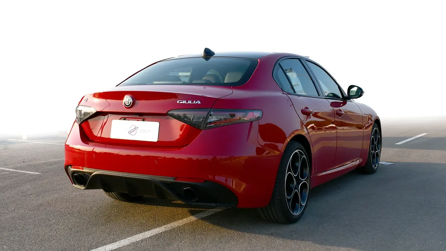 Alfa Romeo Giulia 2.0 AT AWD (280 hp) - 9