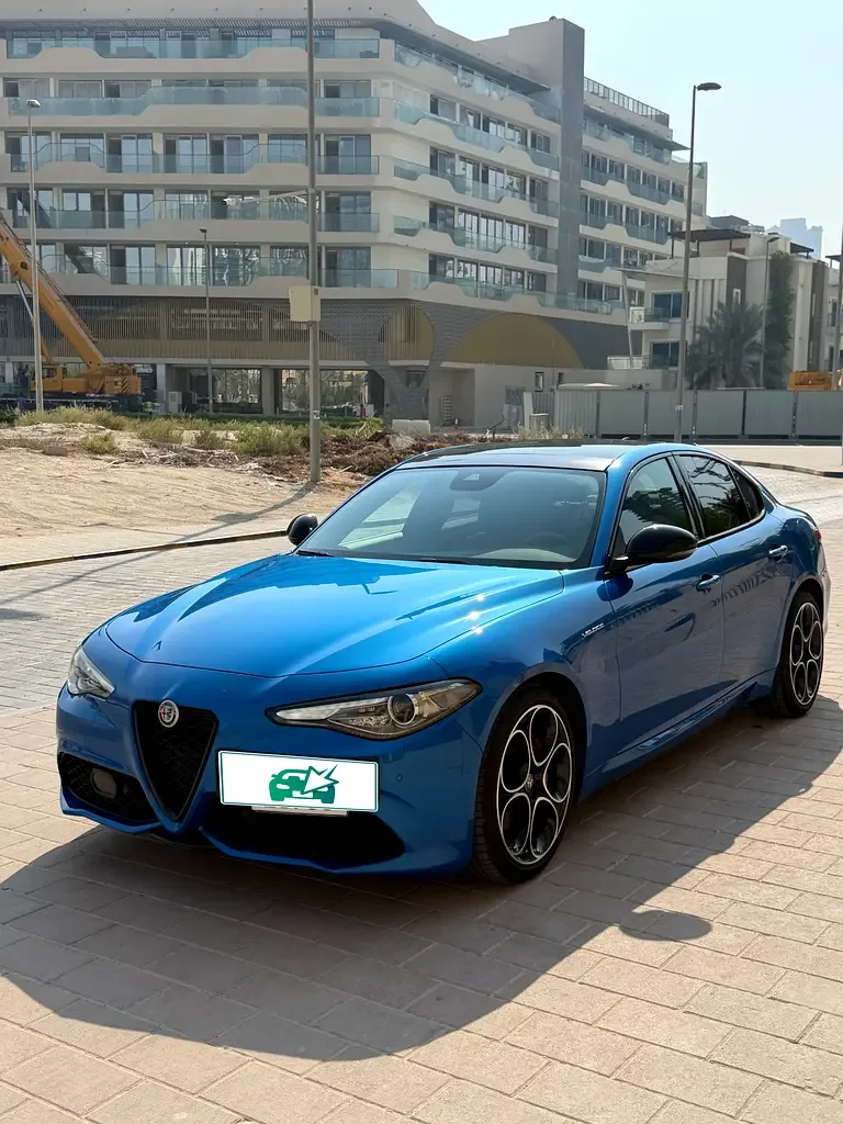 Alfa Romeo Giulia 2.0 AT AWD (280 حصان) - 4