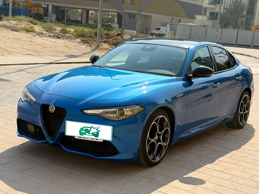 Alfa Romeo Giulia 2.0 AT AWD (280 حصان) - 5
