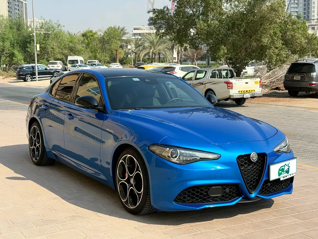 Alfa Romeo Giulia 2.0 AT AWD (280 حصان) - 8