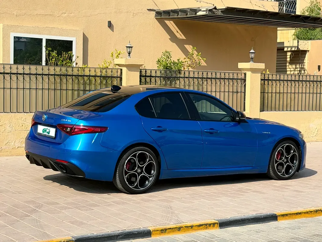 Alfa Romeo Giulia 2.0 AT AWD (280 حصان) - 7