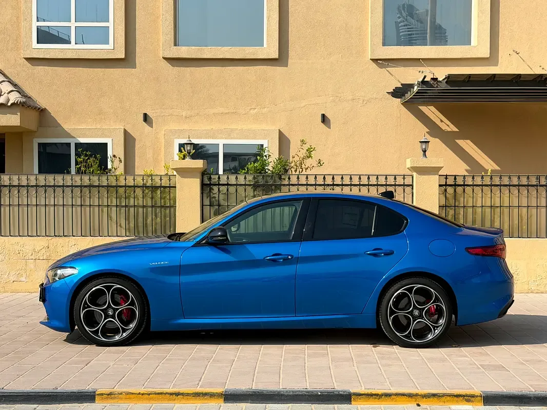 Alfa Romeo Giulia 2.0 AT AWD (280 حصان) - 15