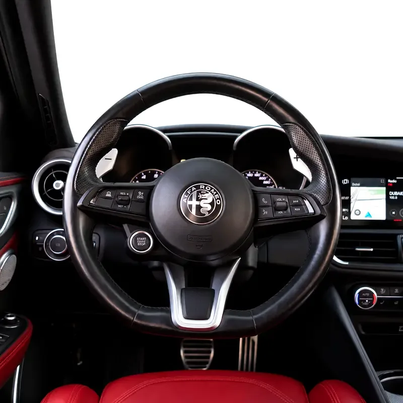 Alfa Romeo Giulia 2.0 AT AWD (280 حصان) - 8