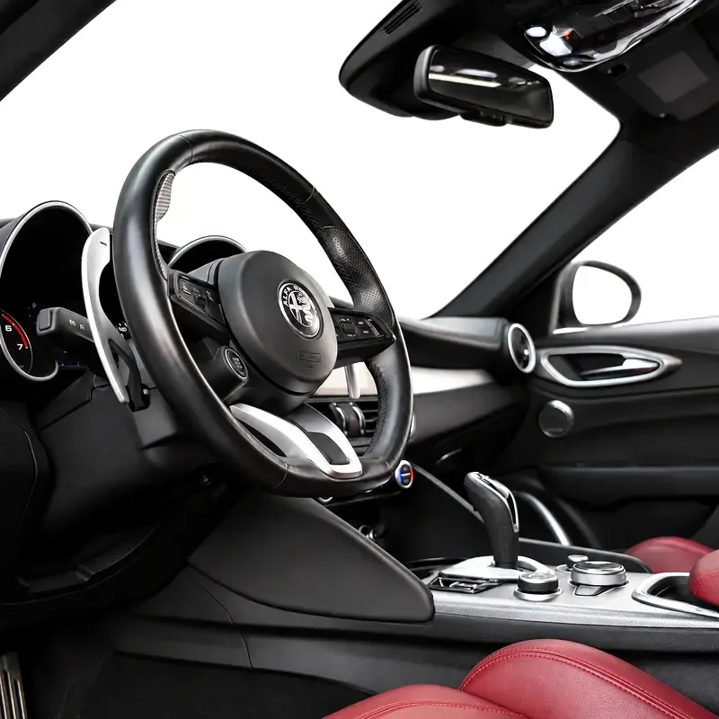 Alfa Romeo Giulia 2.0 AT AWD (280 حصان) - 9