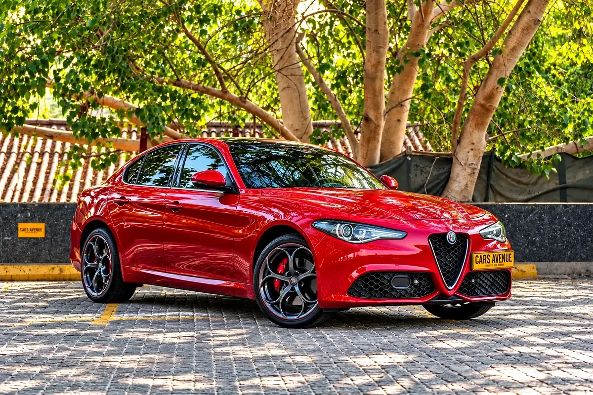 Alfa Romeo Giulia 2.0 AT Q4 (280 حصان) - 2