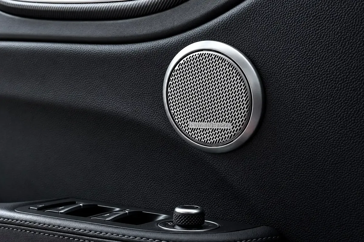 Alfa Romeo Giulia 2.0 AT Q4 (280 حصان) - 9