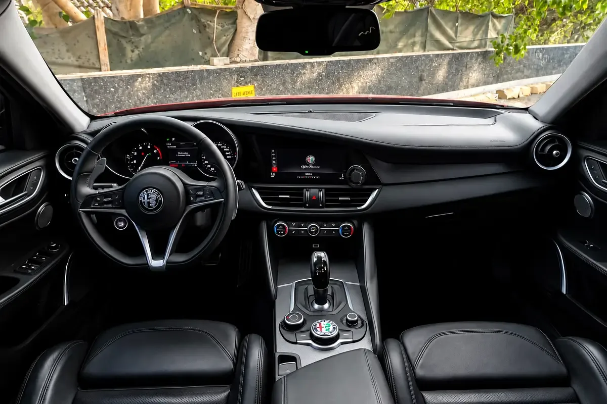 Alfa Romeo Giulia 2.0 AT Q4 (280 حصان) - 16