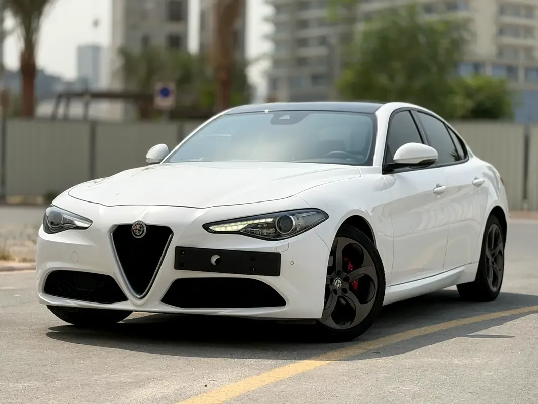 Alfa Romeo Giulia 2.0 AT RWD (280 hp)