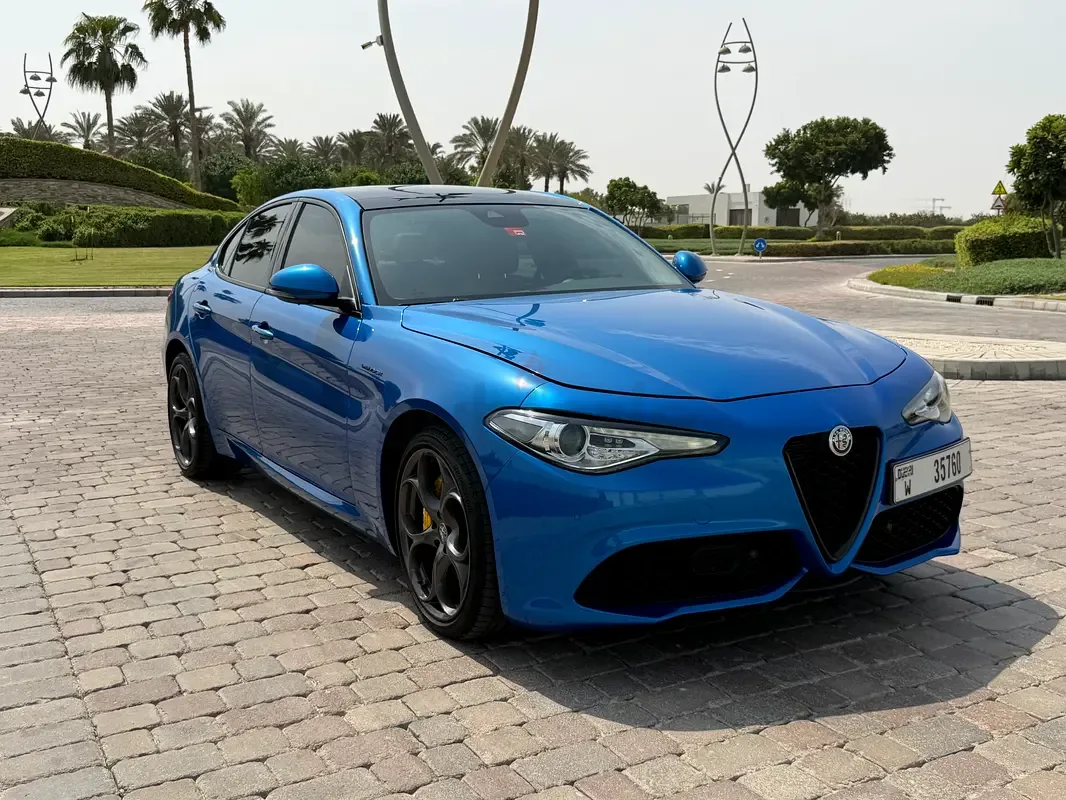 Alfa Romeo Giulia 2.0 AT RWD (280 حصان)
