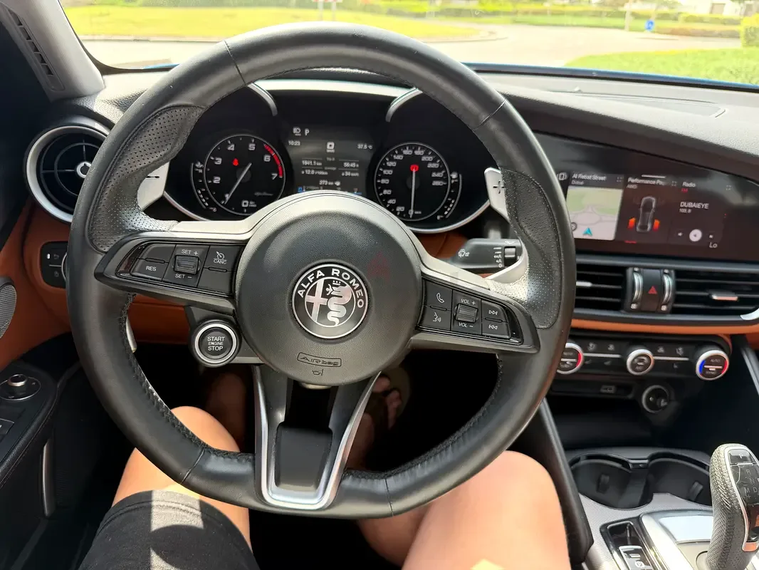 Alfa Romeo Giulia 2.0 AT RWD (280 hp) - 12