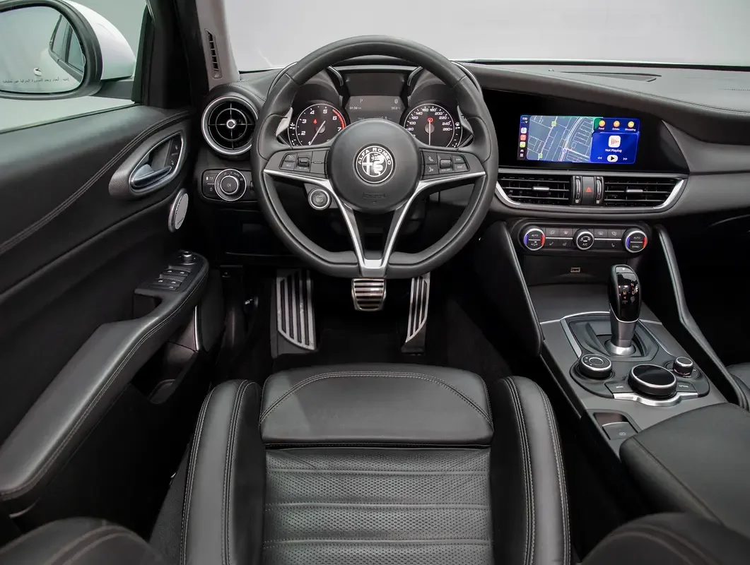Alfa Romeo Giulia 2.0 AT RWD (280 hp) - 6