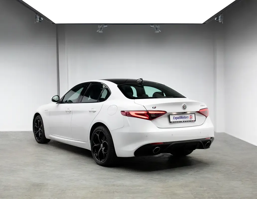 Alfa Romeo Giulia 2.0 AT RWD (280 hp) - 3