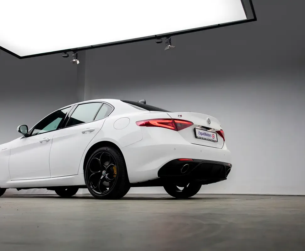 Alfa Romeo Giulia 2.0 AT RWD (280 hp) - 20