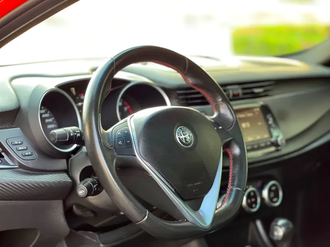 Alfa Romeo Giulietta 1.4 AMT (170 hp) - 15