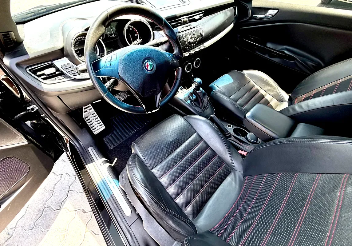 Alfa Romeo Giulietta 1.4 AMT (170 حصان) - 10