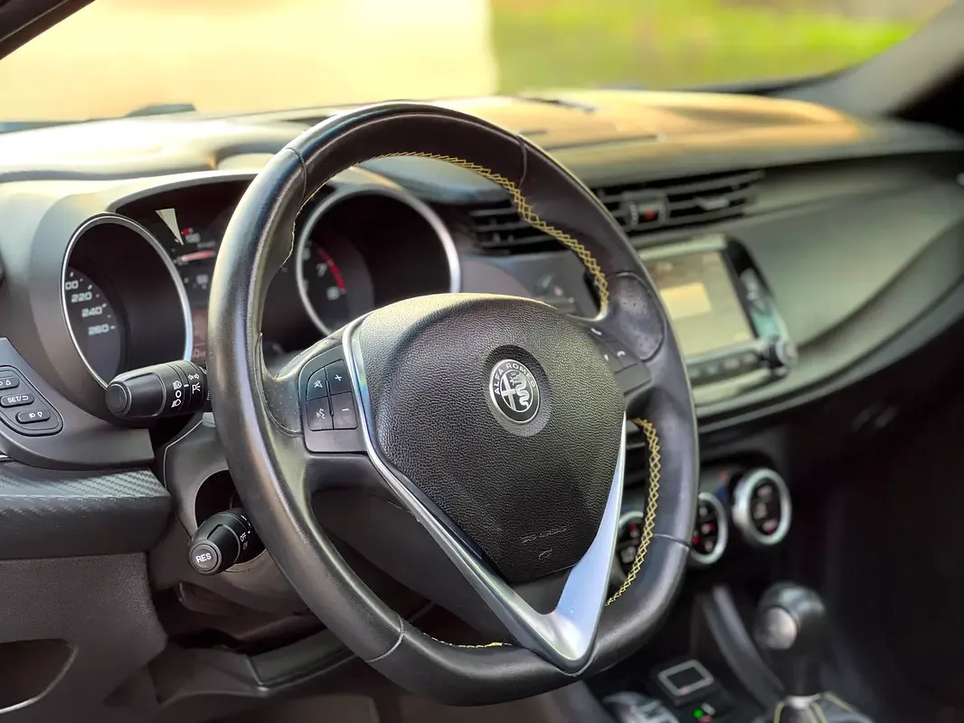 Alfa Romeo Giulietta 1.7 AMT (240 حصان) - 11