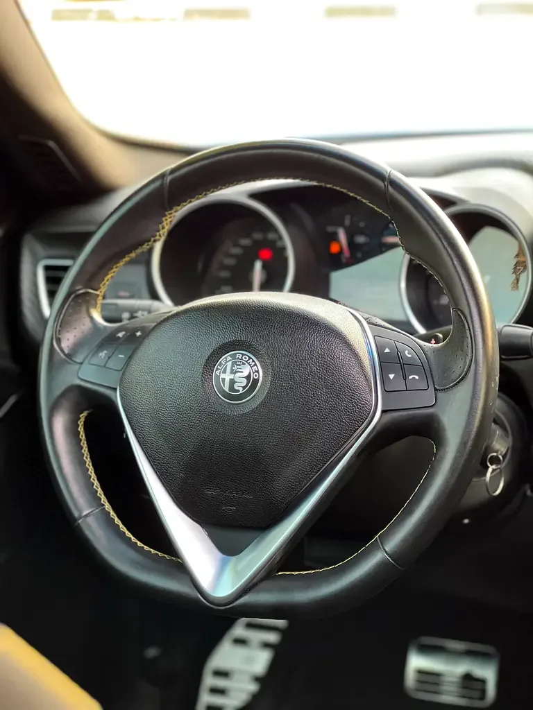 Alfa Romeo Giulietta 1.7 AMT (240 حصان) - 9