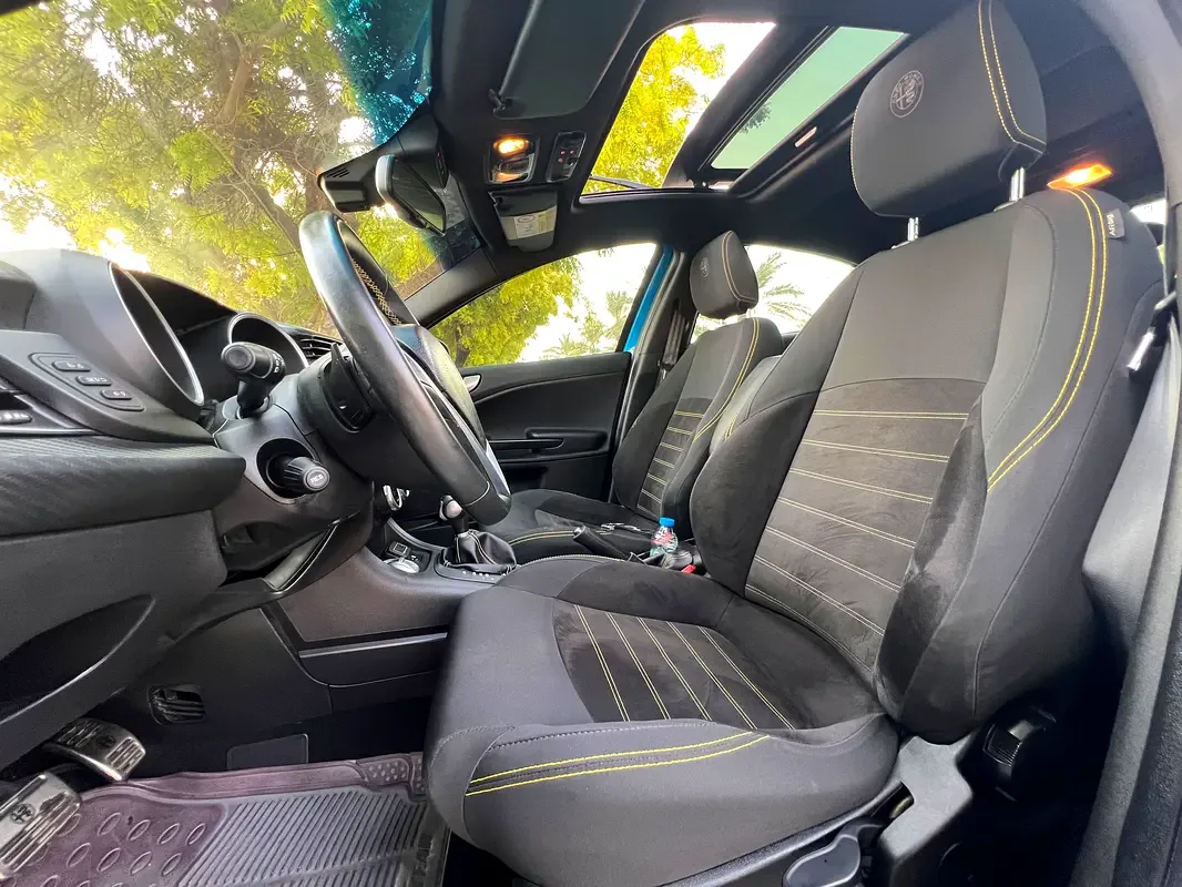 Alfa Romeo Giulietta 1.7 AMT (240 حصان) - 12