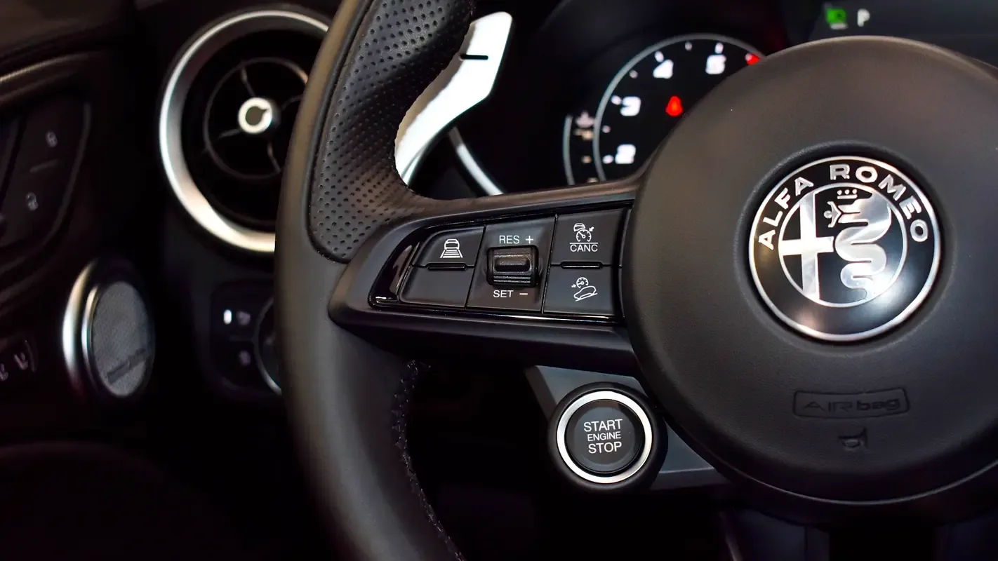 Alfa Romeo Stelvio 2.0 AT AWD (200 hp) - 11