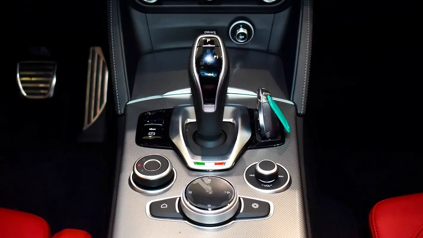 Alfa Romeo Stelvio 2.0 AT AWD (200 hp) - 15