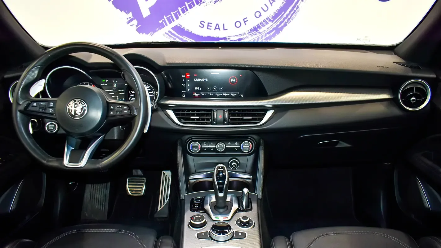 Alfa Romeo Stelvio 2.0 AT AWD (200 حصان) - 10