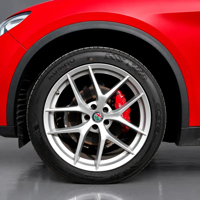 Alfa Romeo Stelvio 2.0 AT AWD (280 حصان) - 6