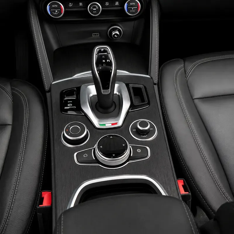 Alfa Romeo Stelvio 2.0 AT AWD (280 حصان) - 11