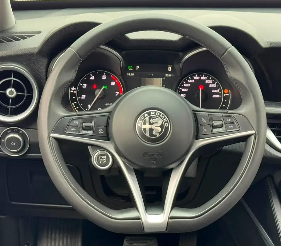 Alfa Romeo Stelvio 2.0 AT Q4 (280 حصان) - 9