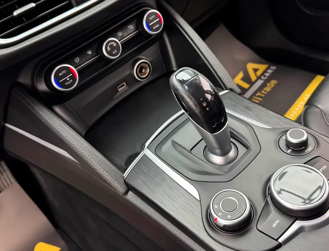Alfa Romeo Stelvio 2.0 AT Q4 (280 حصان) - 10