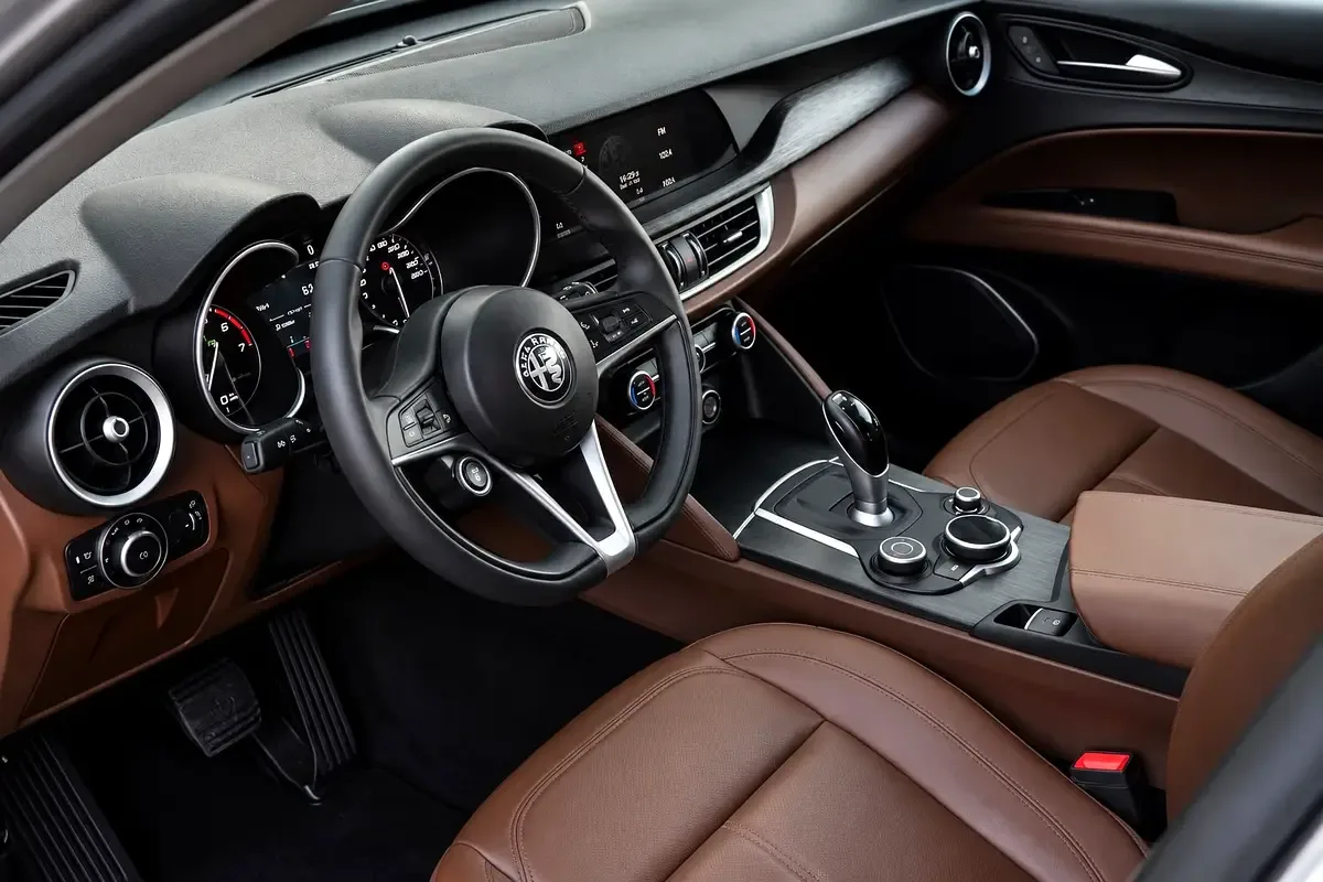 Alfa Romeo Stelvio 2.0 AT Q4 (280 حصان) - 7