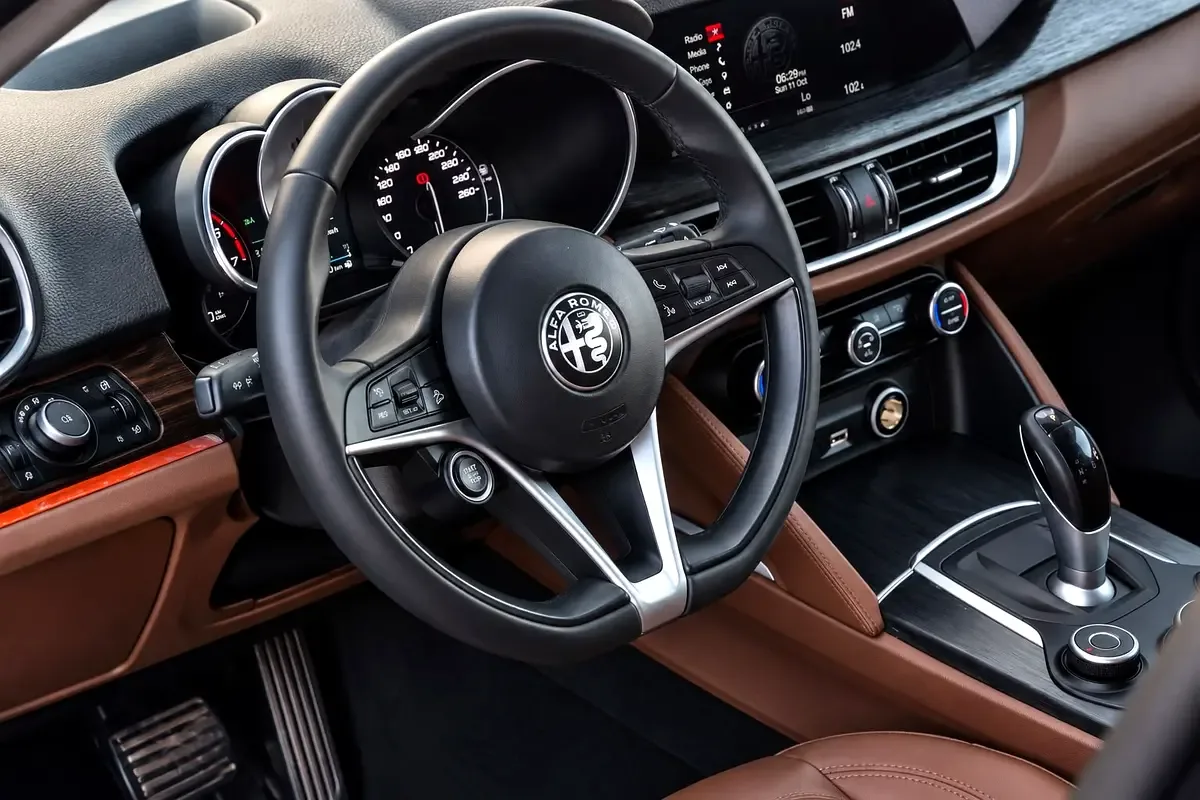 Alfa Romeo Stelvio 2.0 AT Q4 (280 حصان) - 10