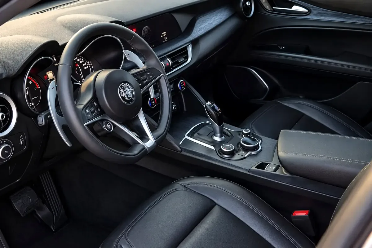 Alfa Romeo Stelvio 2.0 AT Q4 (280 hp) - 11