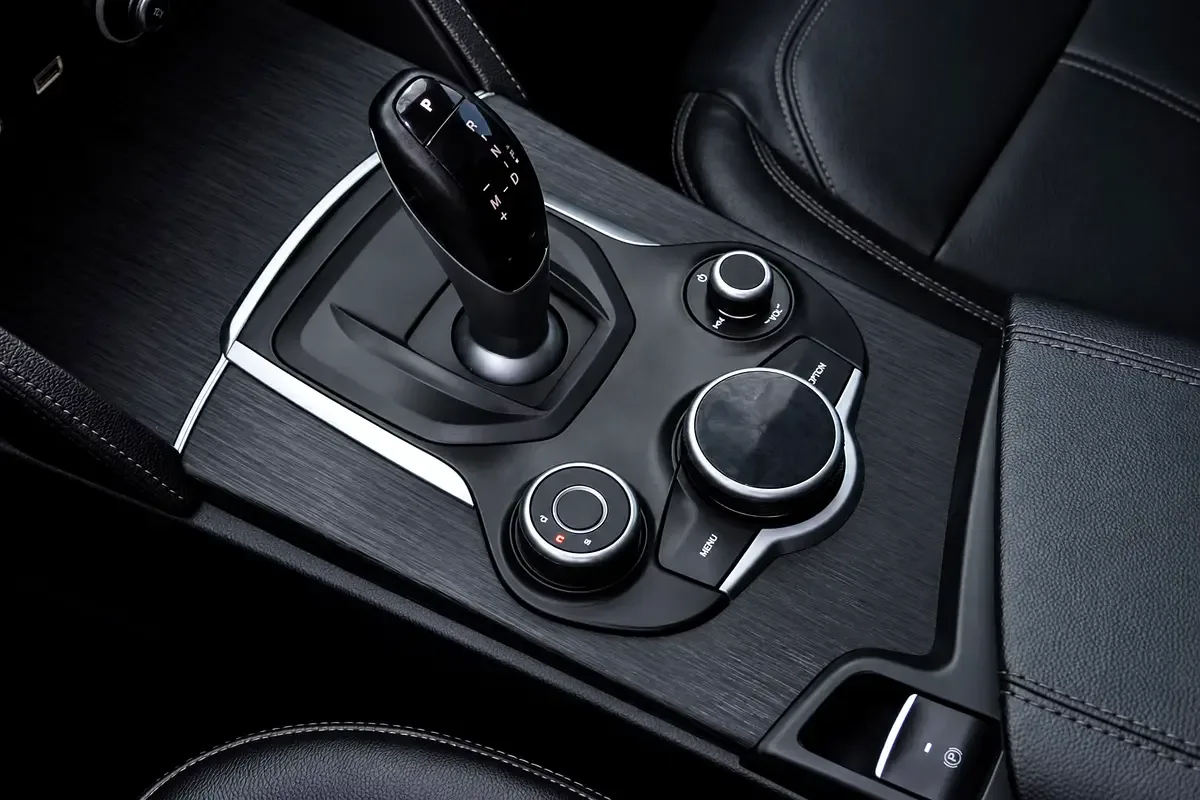 Alfa Romeo Stelvio 2.0 AT Q4 (280 hp) - 13