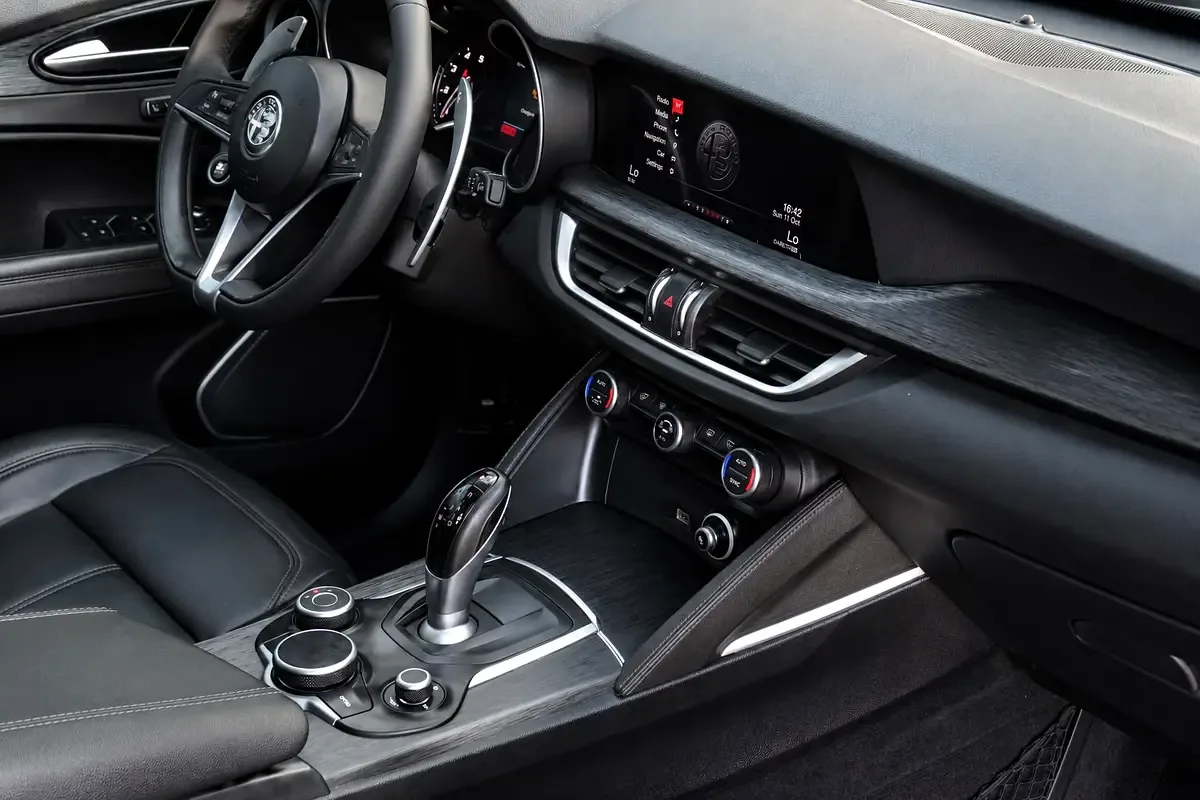 Alfa Romeo Stelvio 2.0 AT Q4 (280 hp) - 14