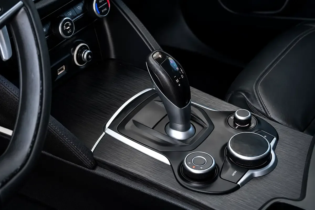 Alfa Romeo Stelvio 2.0 AT Q4 (280 hp) - 15