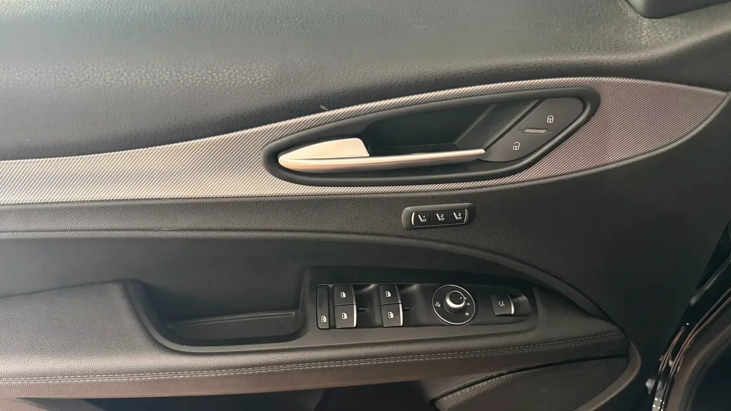 Alfa Romeo Stelvio 2.0 AT RWD (280 hp) - 6