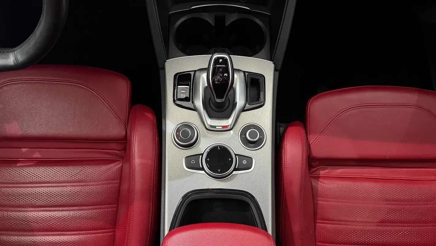 Alfa Romeo Stelvio 2.0 AT RWD (280 hp) - 13