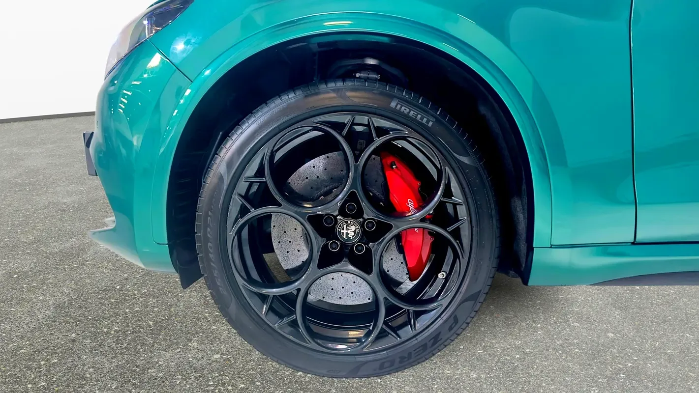 Alfa Romeo Stelvio 2.9 AT 4WD (520 حصان) - 4