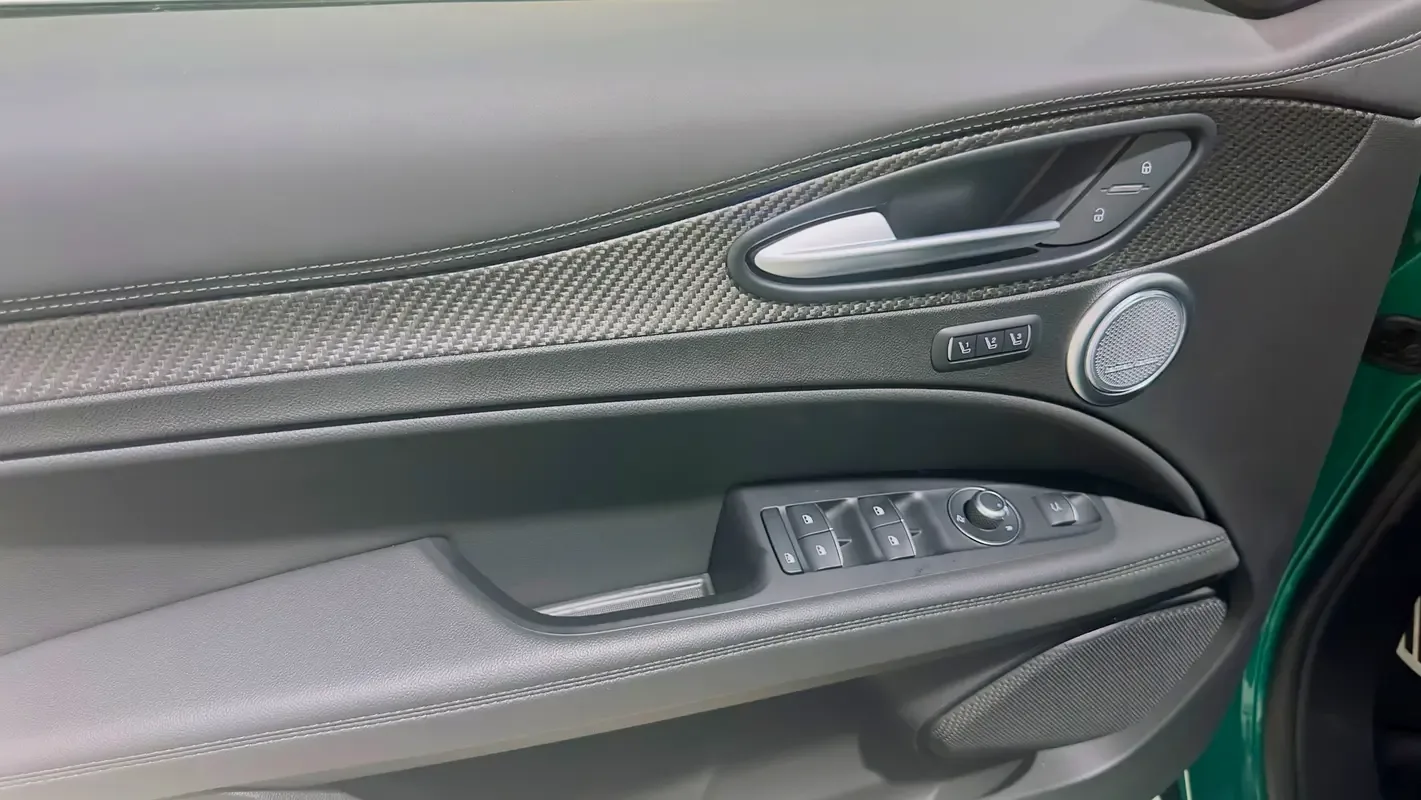 Alfa Romeo Stelvio 2.9 AT 4WD (520 حصان) - 8