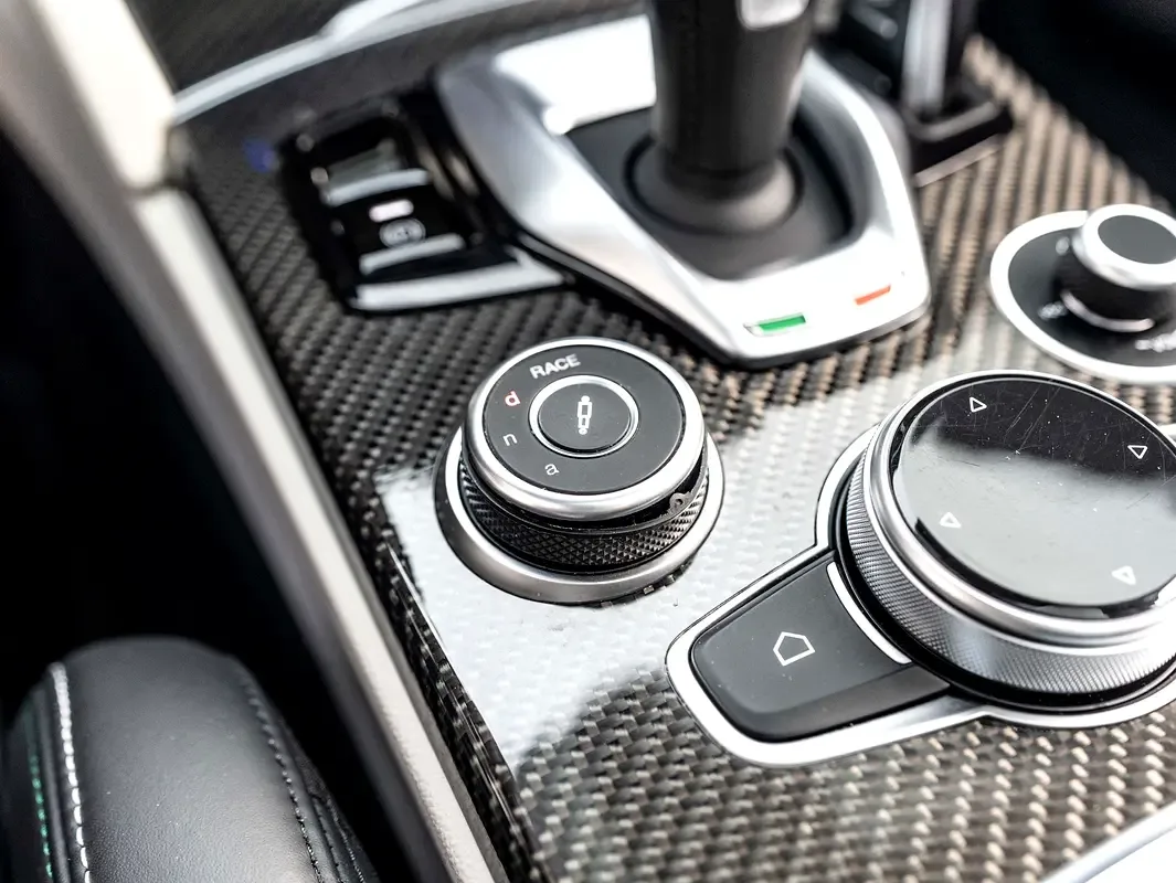 Alfa Romeo Stelvio 2.9 AT AWD (510 hp) - 14