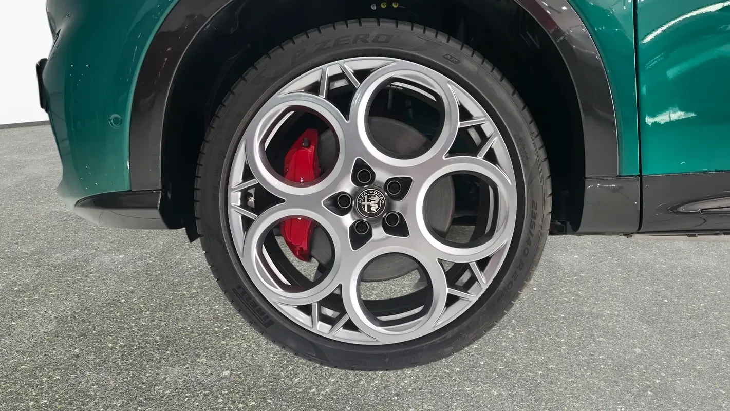 Alfa Romeo Tonale 2.0 AT 4WD (256 hp) - 4