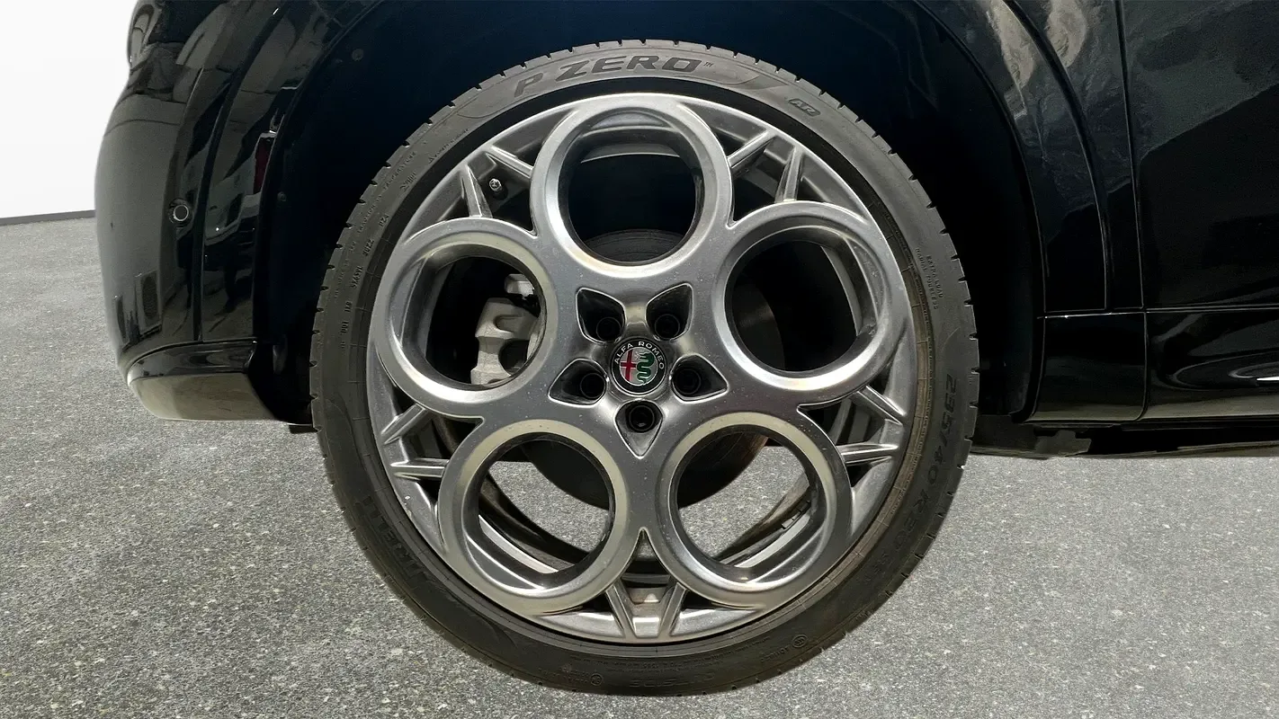 Alfa Romeo Tonale 2.0 AT 4WD (256 hp) - 4