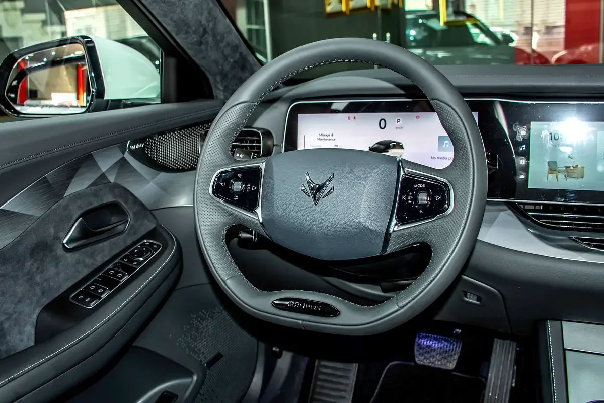 Arcfox Alpha S AT 4WD (643 hp) - 10